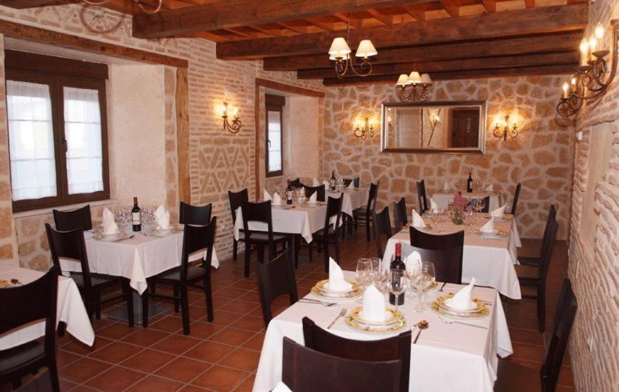 Hotel La Casona De Dona Petra Villarmentero de Campos Zewnętrze zdjęcie
